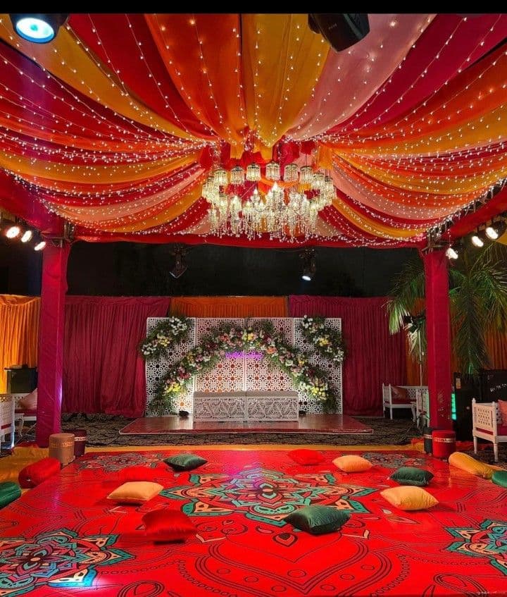 Elegant wedding tent and floral decoration